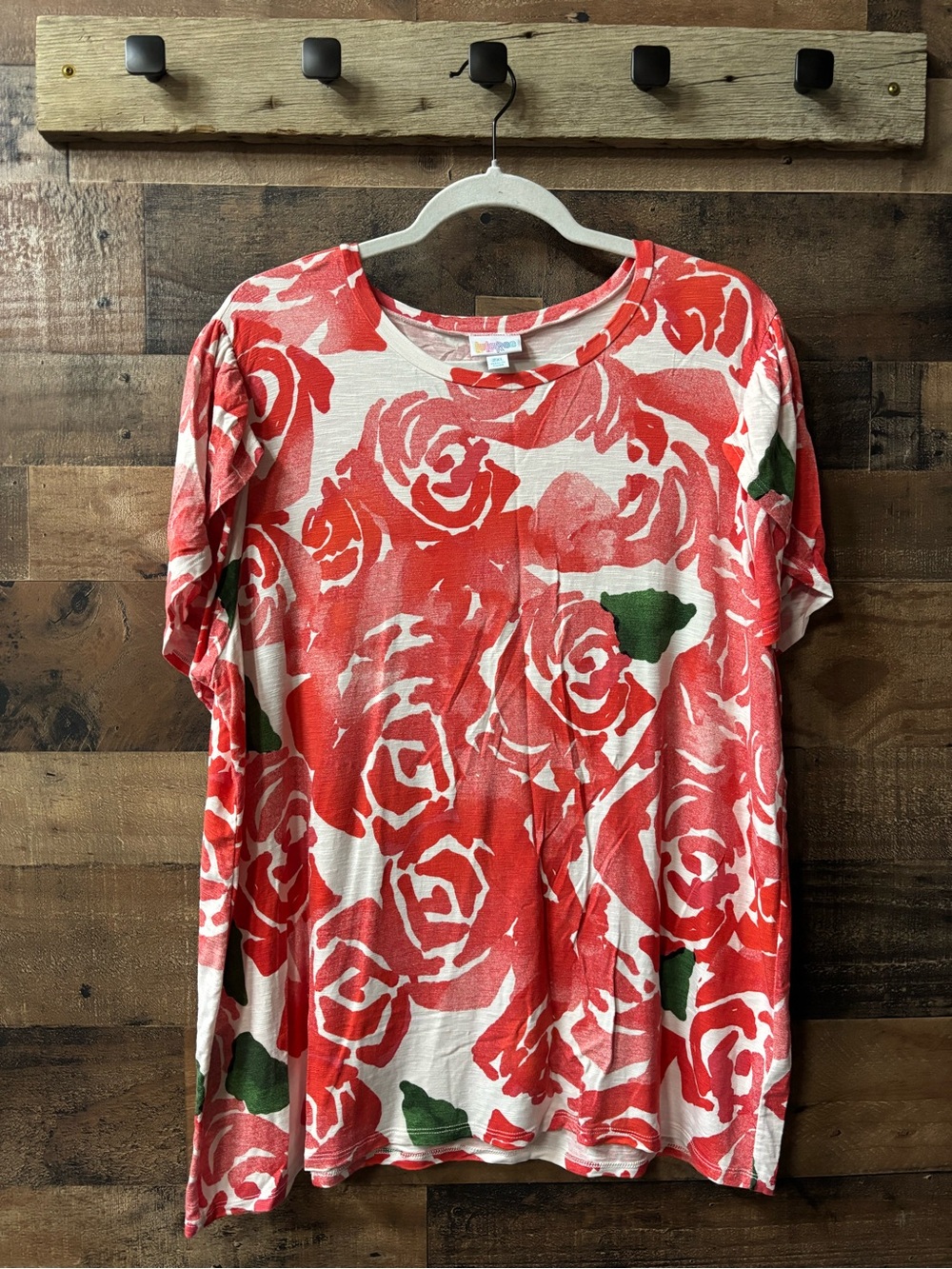LuLaRoe Short Sleeve Tee in Red, Coral, White & Green Rose Print